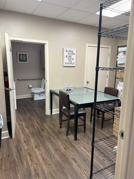 More Photos Of 1400 Palm Blvd, Isle Of Palms General Retail For Lease