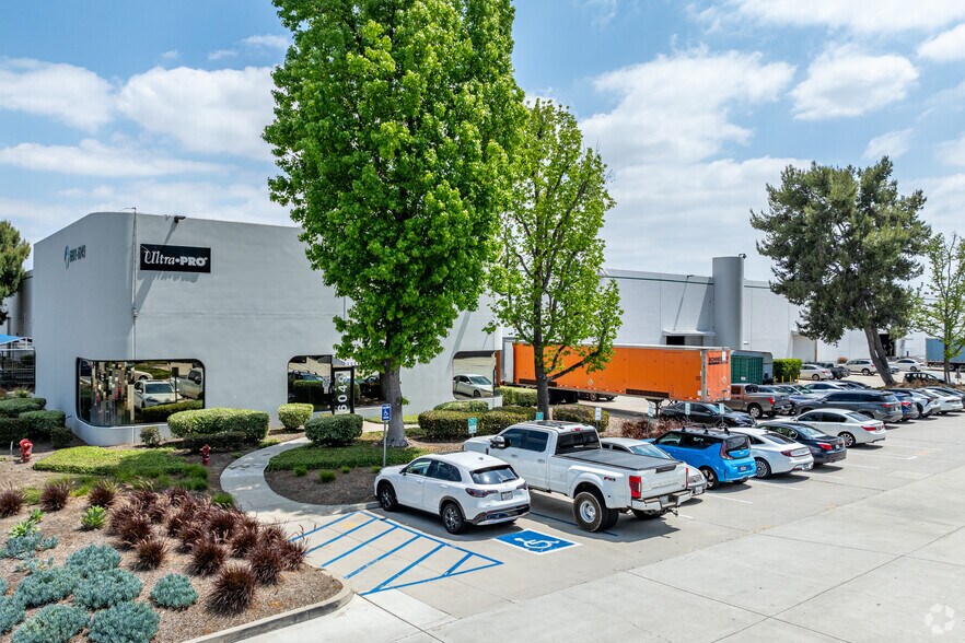 More Photos Of 6001-6049 Slauson Ave, Commerce Warehouse For Lease