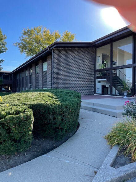 Primary Photo Of 456 W Frontage Rd, Northfield Office For Sale