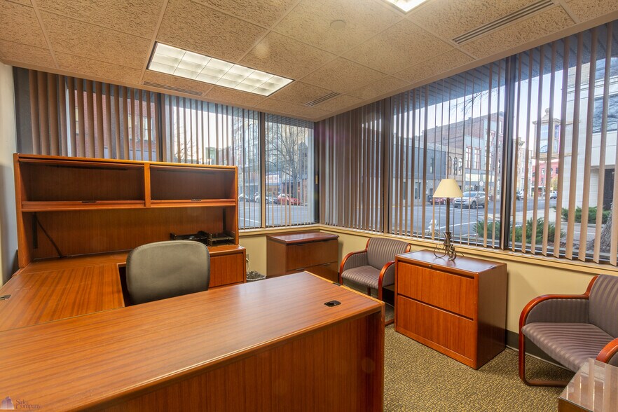 More Photos Of 100 S 4th St, Paducah Office For Lease