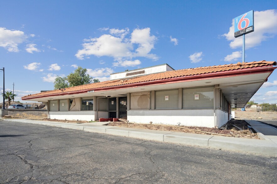 More Photos Of 1400 J St, Needles Restaurant For Sale