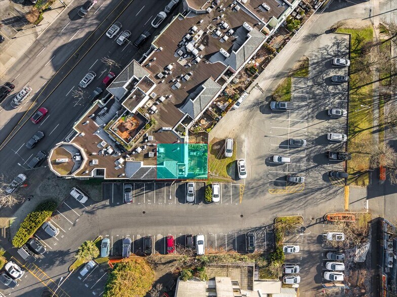 More Photos Of 470-560 Kingsway, Vancouver Storefront For Sale