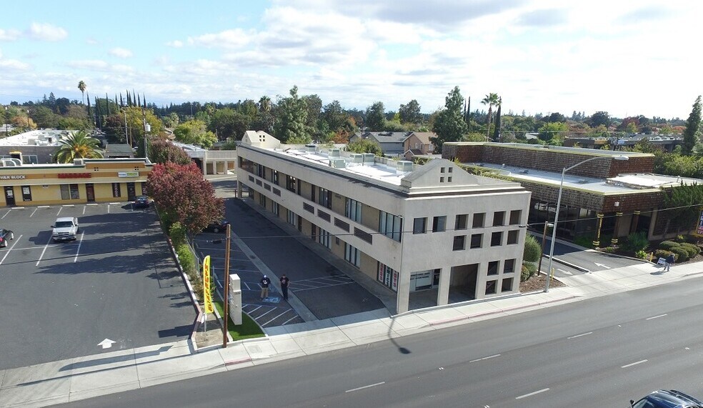 More Photos Of 1500 S Mooney Blvd, Visalia Office For Sale