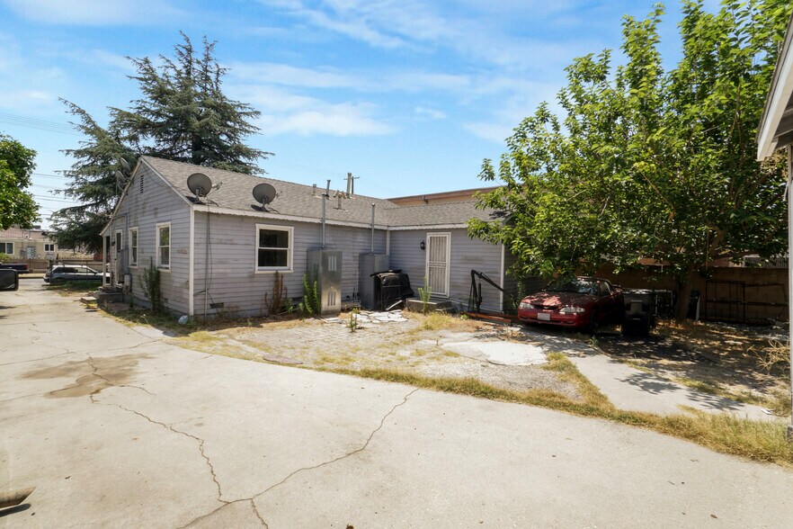 More Photos Of 6833 Simpson Ave, North Hollywood Land For Sale