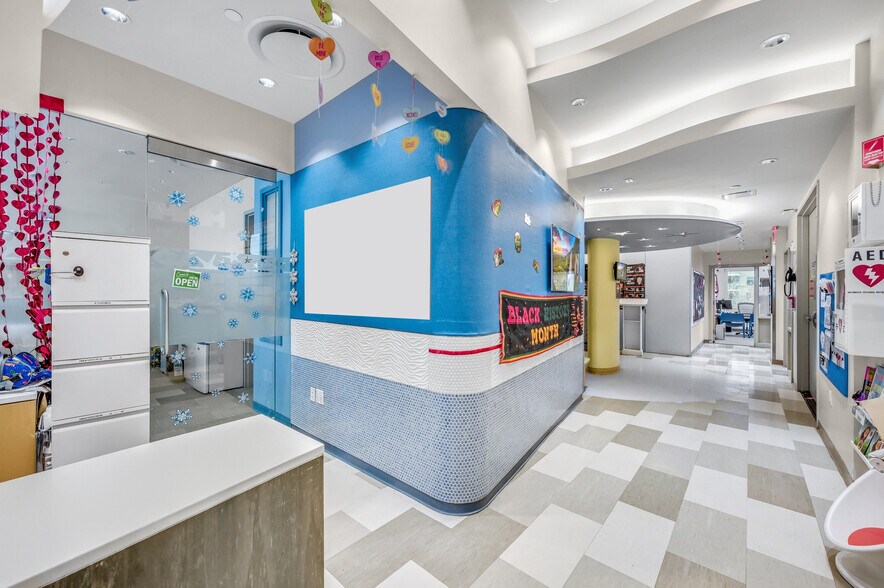 More Photos Of 180 Amsterdam Ave, New York Religious Facility For Lease
