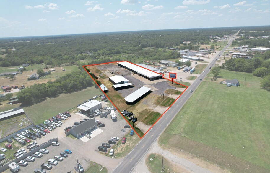 More Photos Of 533 S Seven Points Dr, Seven Points Warehouse For Lease