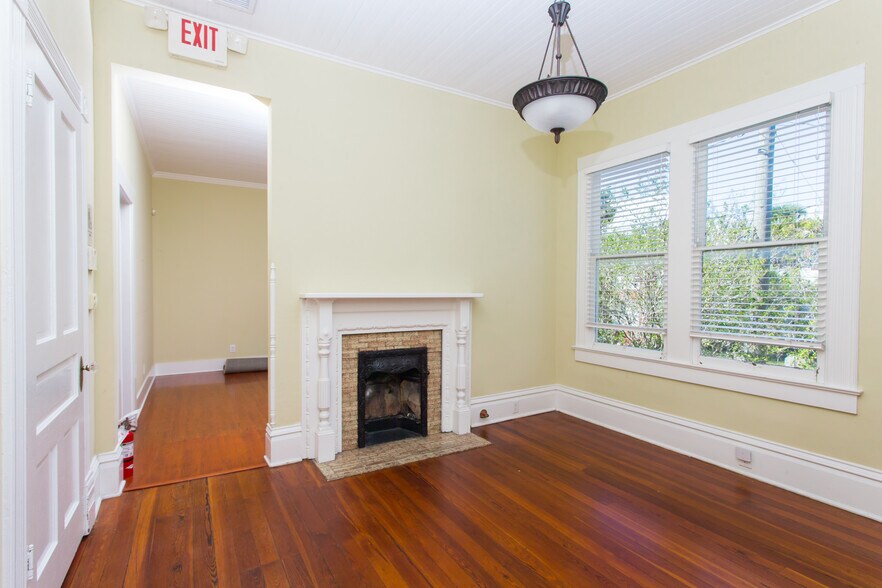 More Photos Of 921 N Palafox St, Pensacola Office For Sale