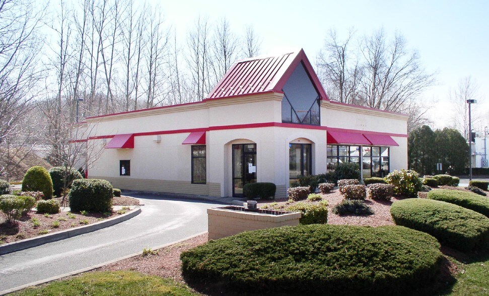 More Photos Of 980 S Main St, Cheshire Fast Food For Lease