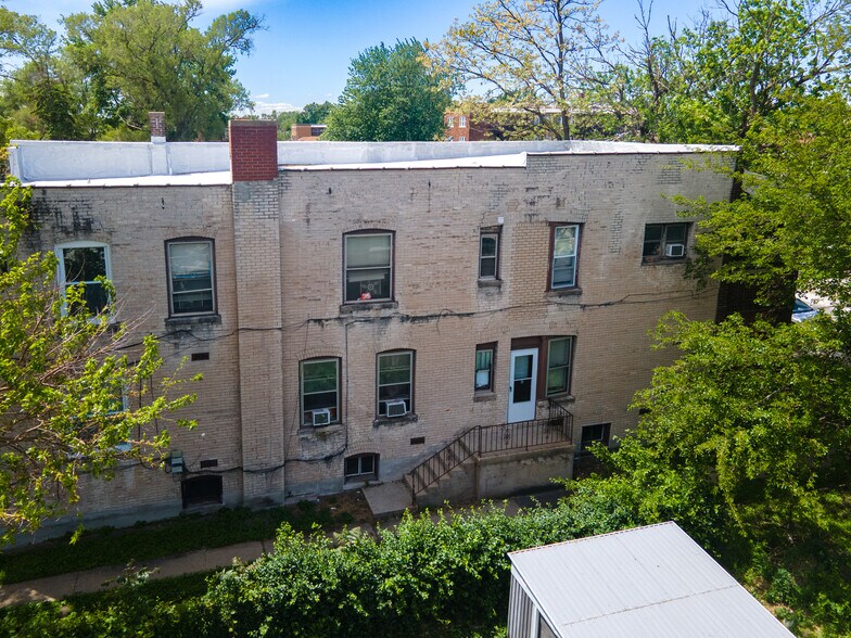 More Photos Of 11 157th St, Calumet City Apartments For Sale