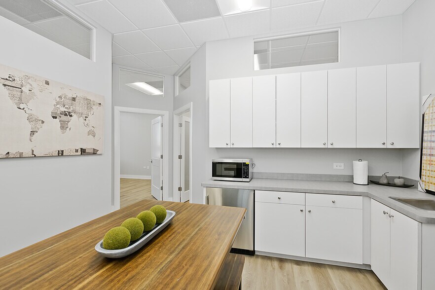 More Photos Of 16045 108th Ave, Orland Park Medical For Lease