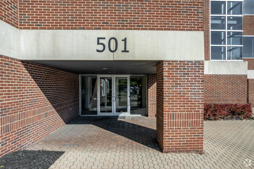 More Photos Of 501 W Schrock Rd, Westerville Office For Lease