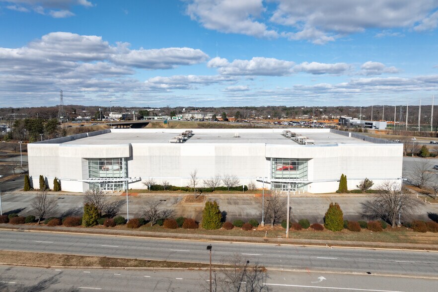 More Photos Of 5410 Hornaday Rd, Greensboro Department Store For Lease