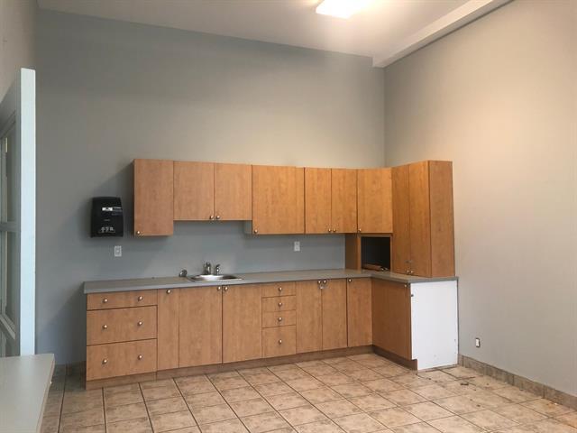 More Photos Of 2991-2993 Boul De La Pinière, Terrebonne Freestanding For Lease