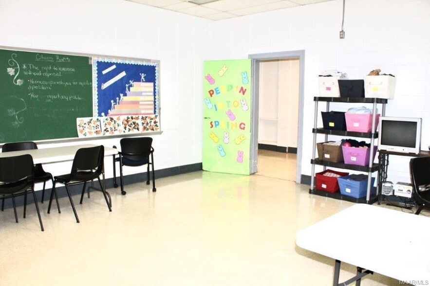 More Photos Of 2005 N Country Club Dr, Montgomery Schools For Sale