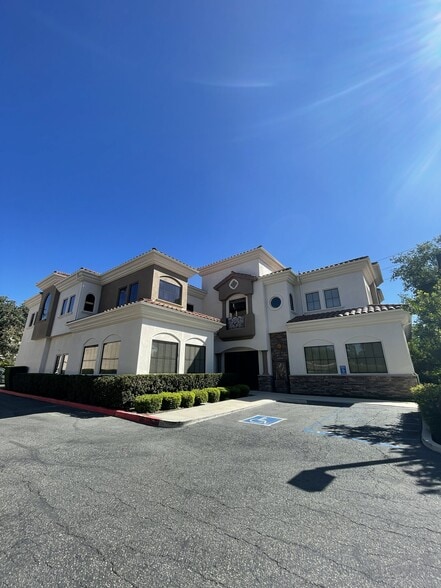 More Photos Of 175 E Wilbur Rd, Thousand Oaks Office For Sale