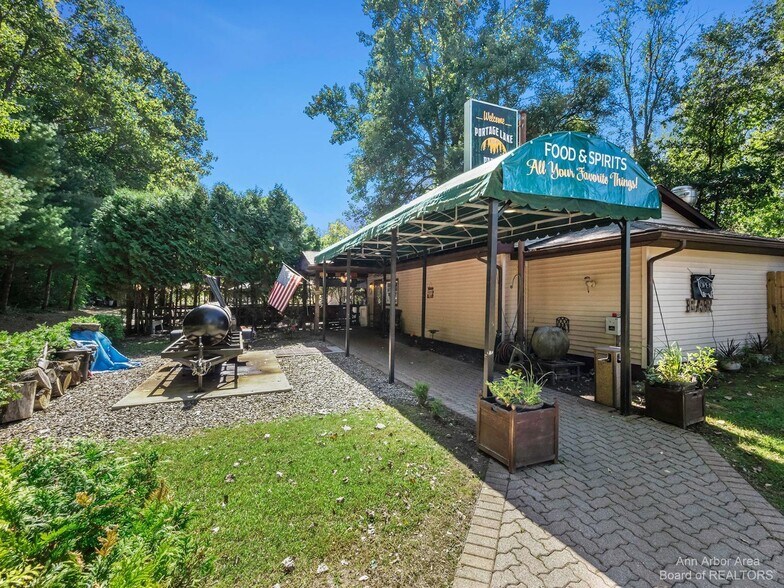 More Photos Of 12227-12229 Seymour Rd, Grass Lake Restaurant For Sale