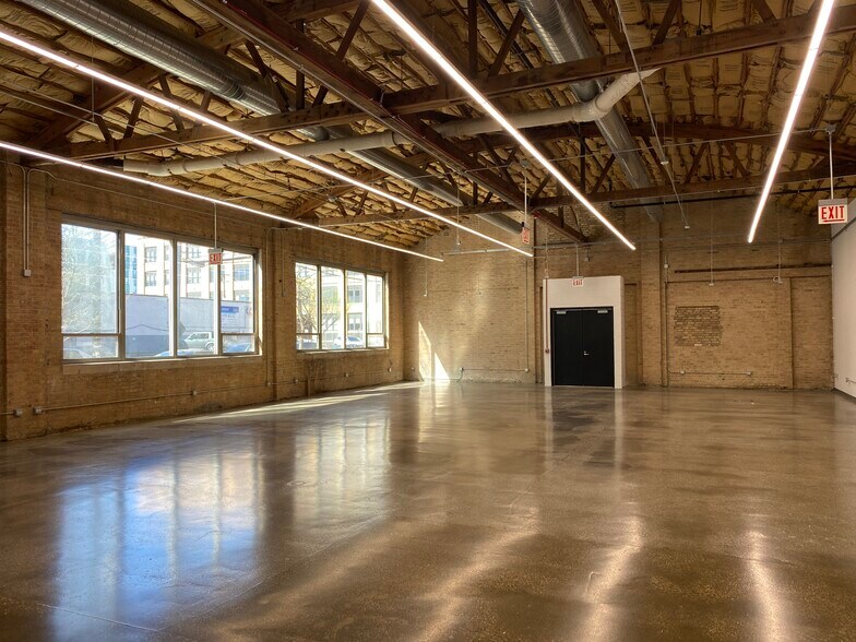 More Photos Of 322-340 S Green St, Chicago Office For Lease