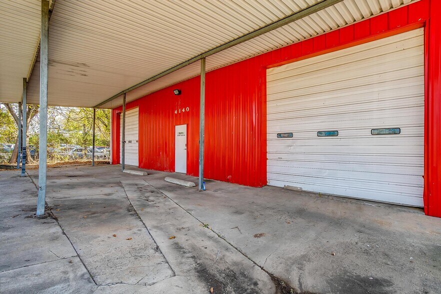 More Photos Of 4140 Mansfield Hwy, Forest Hill Warehouse For Sale