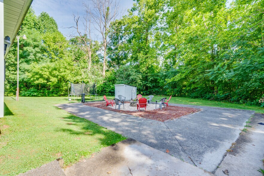 More Photos Of 5560 Highway 19 E, Hampton Manufacturing For Sale