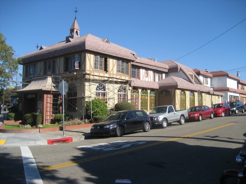 Primary Photo Of 3031-3051 Adeline St, Berkeley Freestanding For Lease