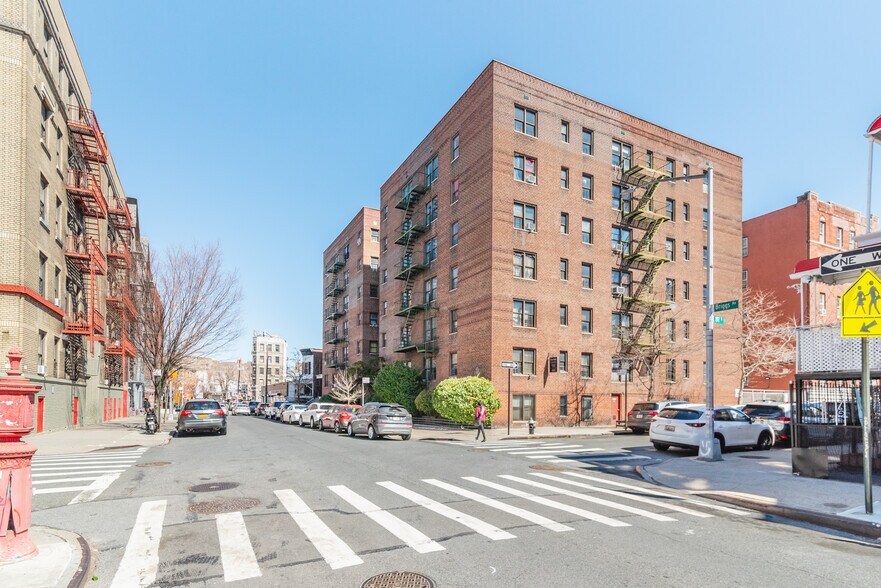 More Photos Of 2830 Briggs Ave, Bronx Apartments For Sale