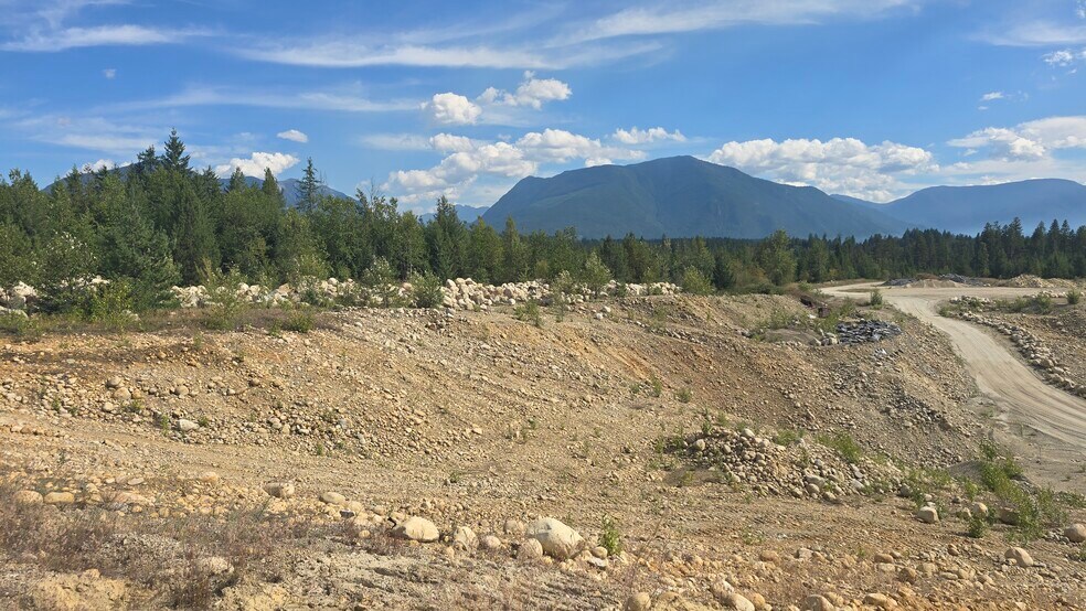 More Photos Of 1500 Hot Springs Rd, Nakusp Industrial For Sale