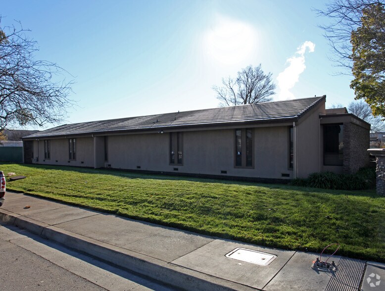 More Photos Of 4111 82nd St, Sacramento Light Manufacturing For Sale