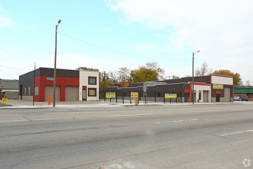 More Photos Of 2732 W Davison, Detroit Warehouse For Lease