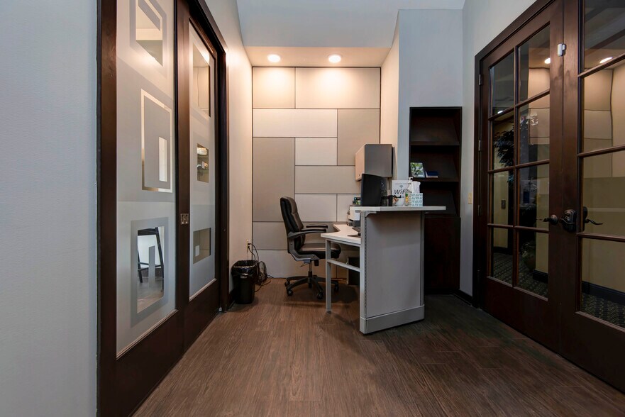 More Photos Of 1531 E Bradford Pky, Springfield Medical For Sale