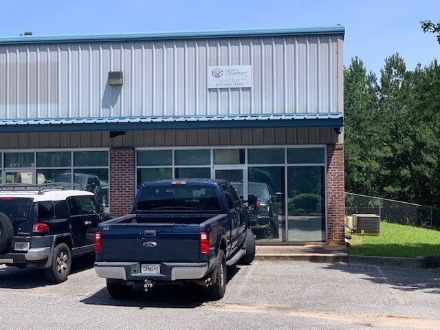 More Photos Of 1064 GA-16, Newnan Showroom For Sale