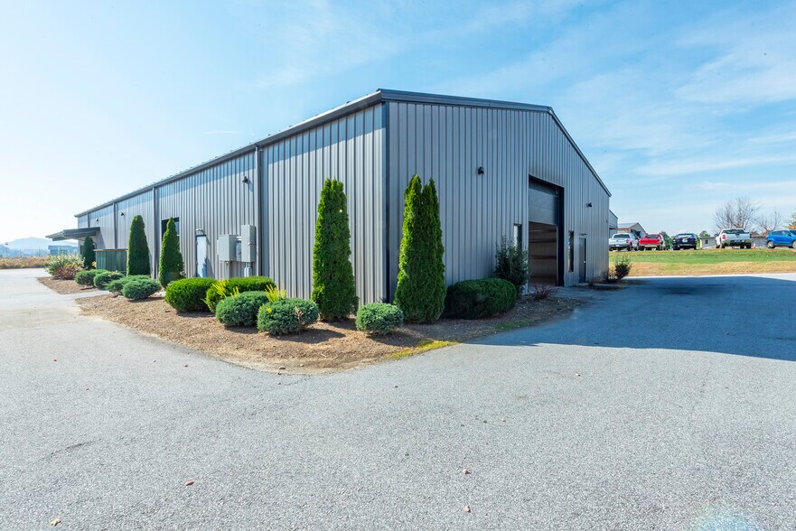 Primary Photo Of 25 Reeds Way, Flat Rock Industrial For Sale