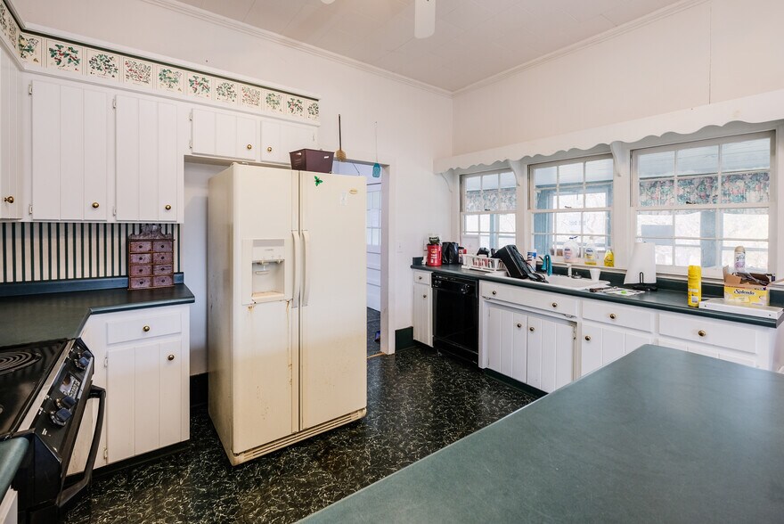 More Photos Of 163 Old Buncombe Rd, Union Specialty For Sale