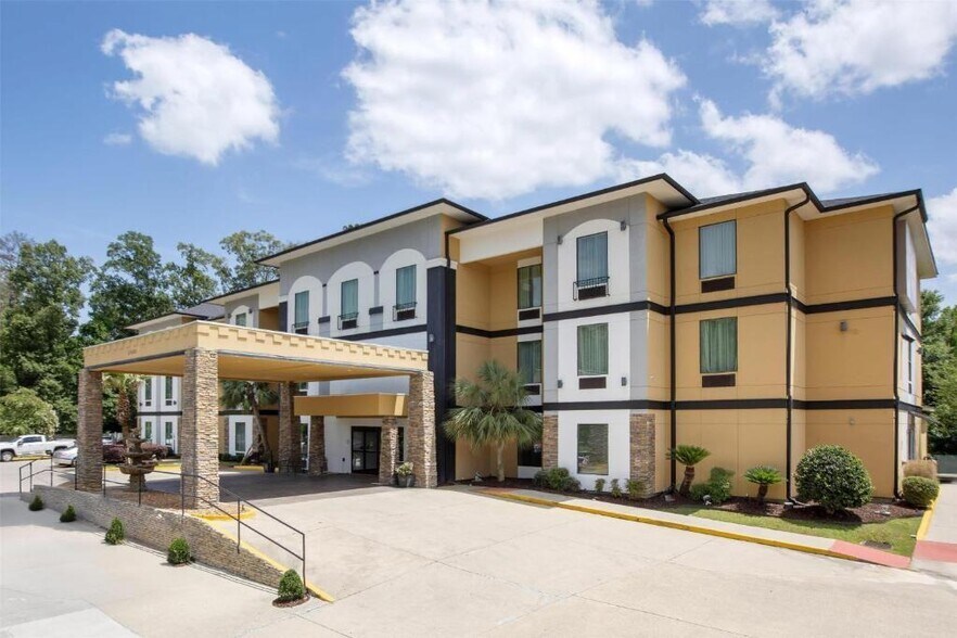 More Photos Of 13600 Hartman Ln, Walker Hotel For Sale
