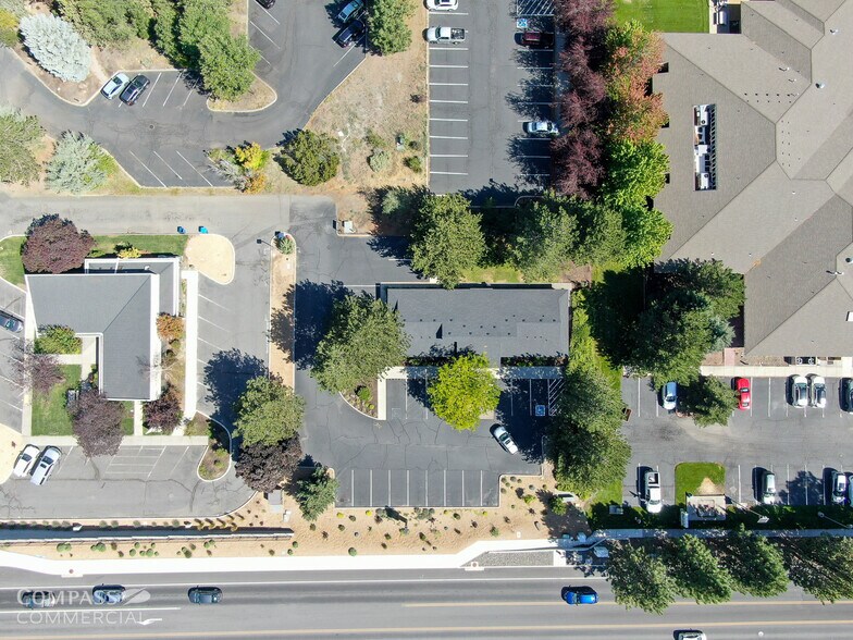 More Photos Of 2100 NE Neff Rd, Bend Medical For Lease
