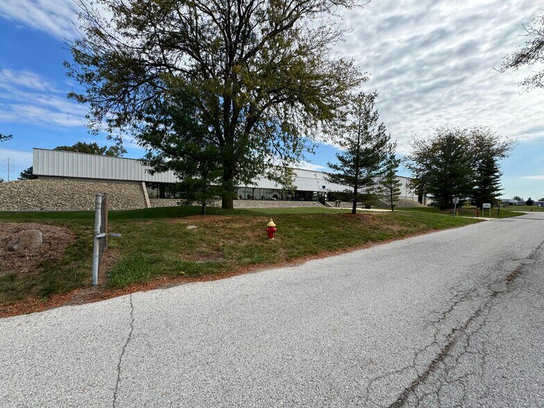 More Photos Of 2300 Michigan St, Hammond Warehouse For Lease