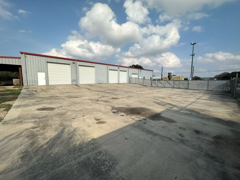 More Photos Of 12803 O'Connor Rd, San Antonio Warehouse For Sale
