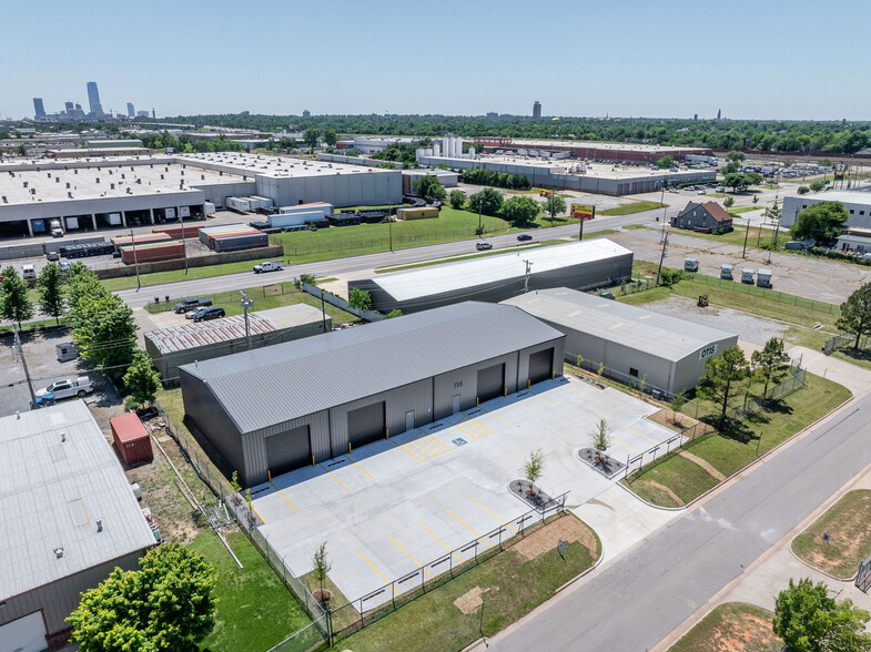More Photos Of 116 NE 37th St, Oklahoma City Warehouse For Lease