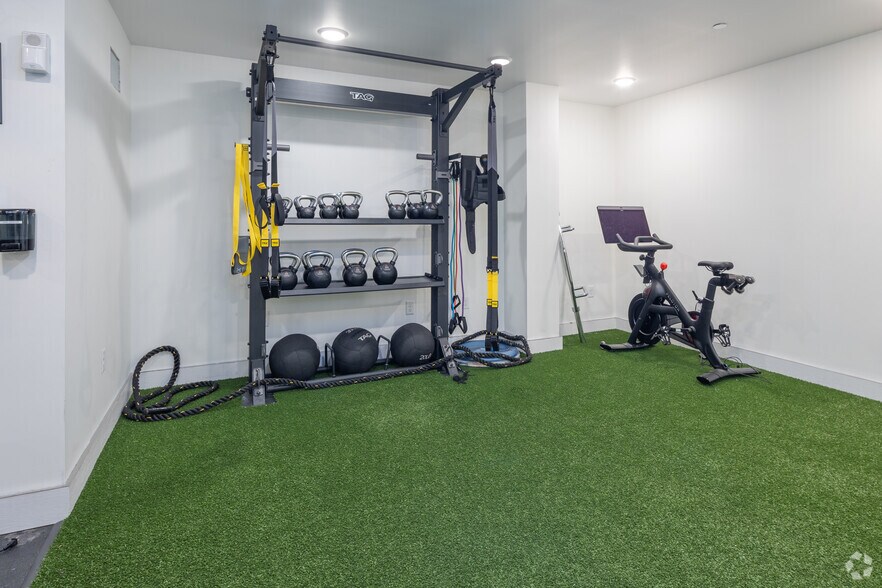 More Photos Of 202 Green St E, Champaign Apartments For Lease