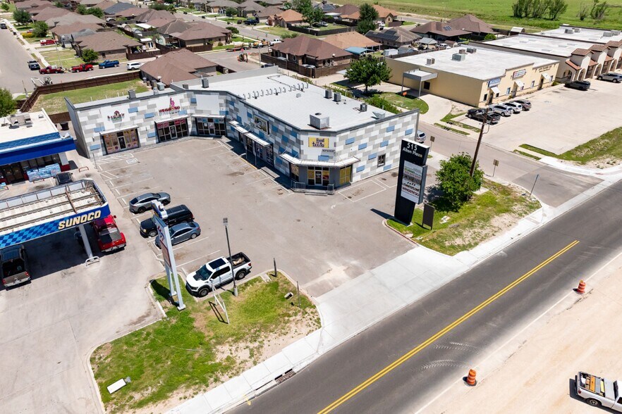 More Photos Of 515 W Main Ave, Alton Storefront For Lease