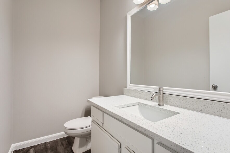More Photos Of 12380 Wood Bayou Dr, Houston Apartments For Sale