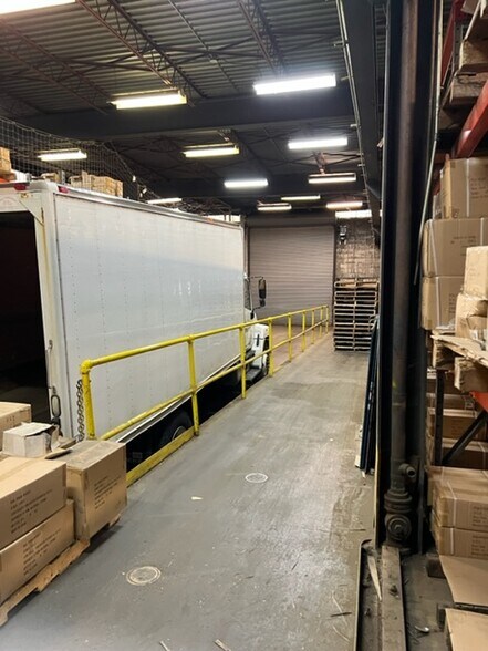 More Photos Of 824 Noyes St, Utica Manufacturing For Sale