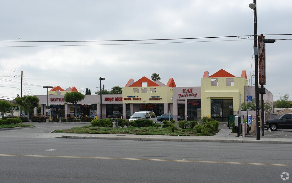 More Photos Of 4502 1st St, Santa Ana General Retail For Lease