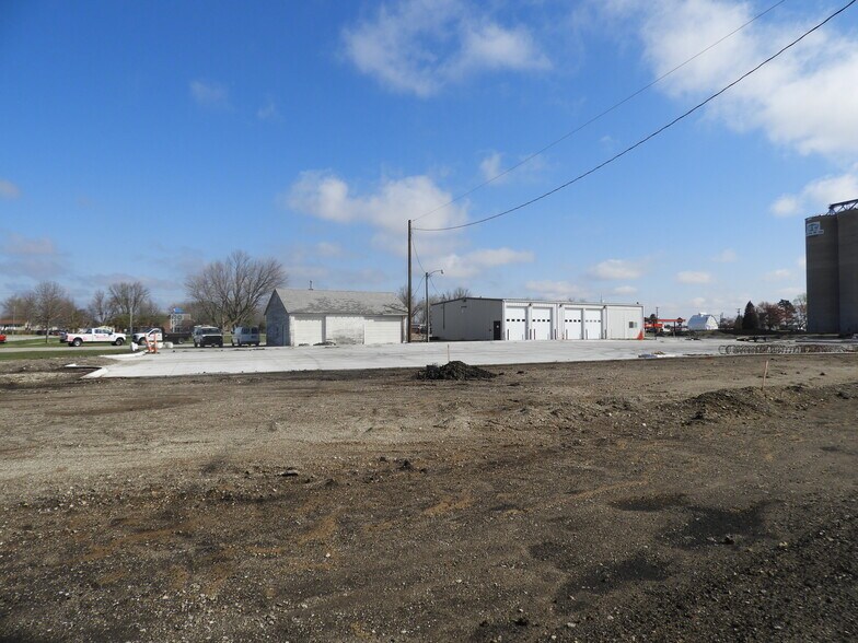 More Photos Of 101 Lincoln St NE, Bondurant Industrial For Lease