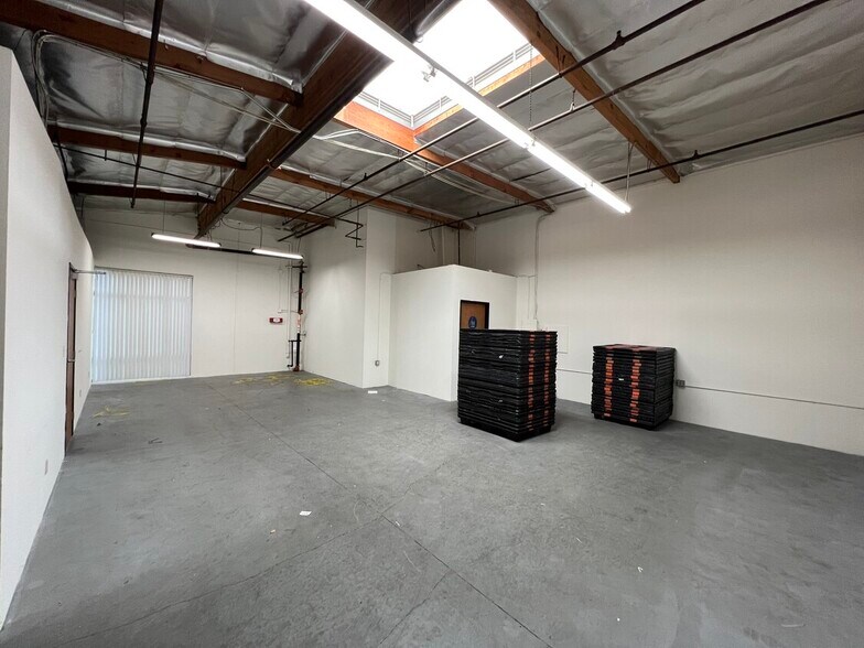 More Photos Of 200 Technology Dr, Irvine Research And Development For Lease