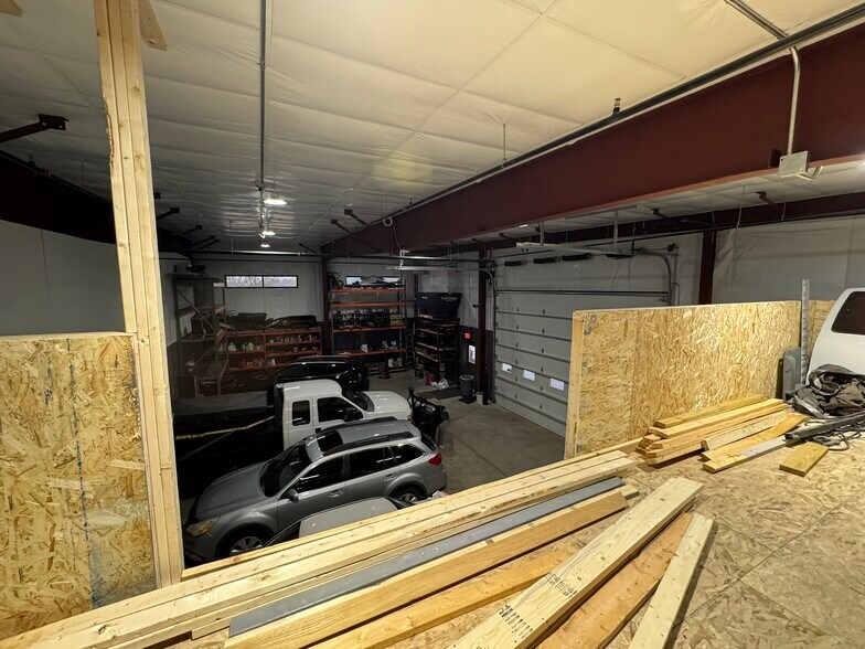 More Photos Of 645 Sandpiper Trl, Cottage Grove Warehouse For Lease
