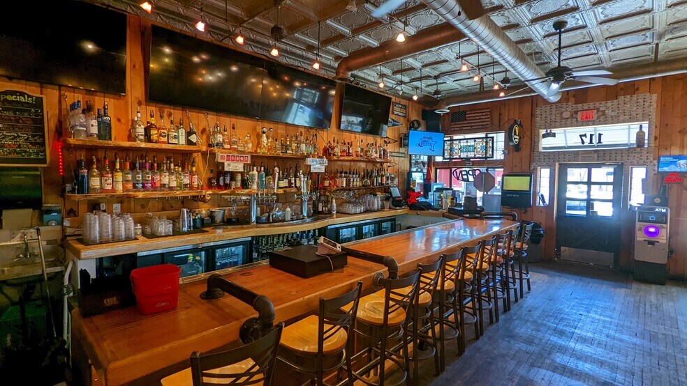 More Photos Of 117 S San Francisco St, Flagstaff General Retail For Sale