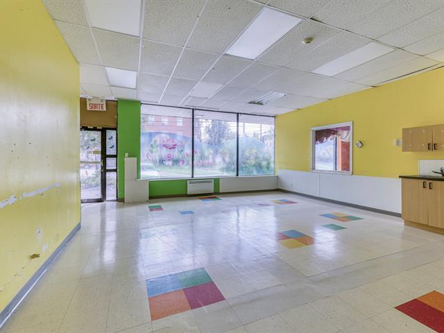 More Photos Of 1905 Rue De Salaberry, Montréal Storefront Retail Office For Sale