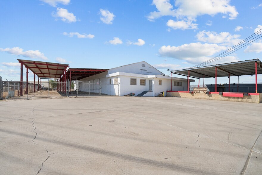 More Photos Of 550 Highway 46, Wasco Warehouse For Lease