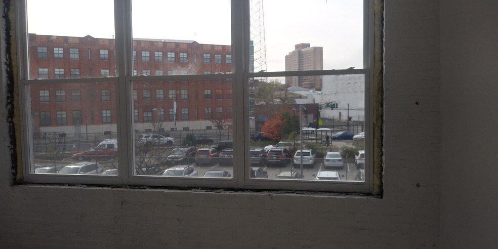 More Photos Of 60 Dickerson St, Newark Light Manufacturing For Lease