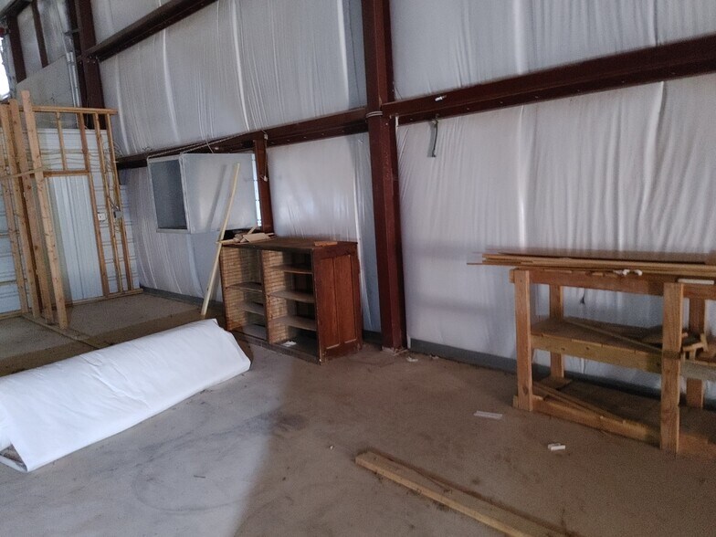 More Photos Of 210 Leah Ln, Davis Warehouse For Lease